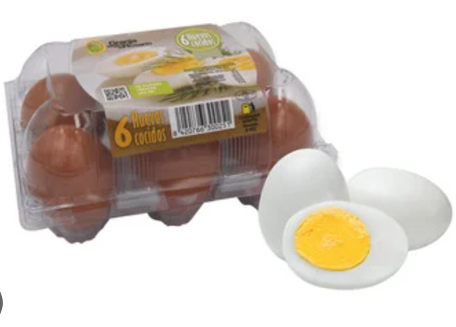 Pimientos asado de colores con huevos cocidos.